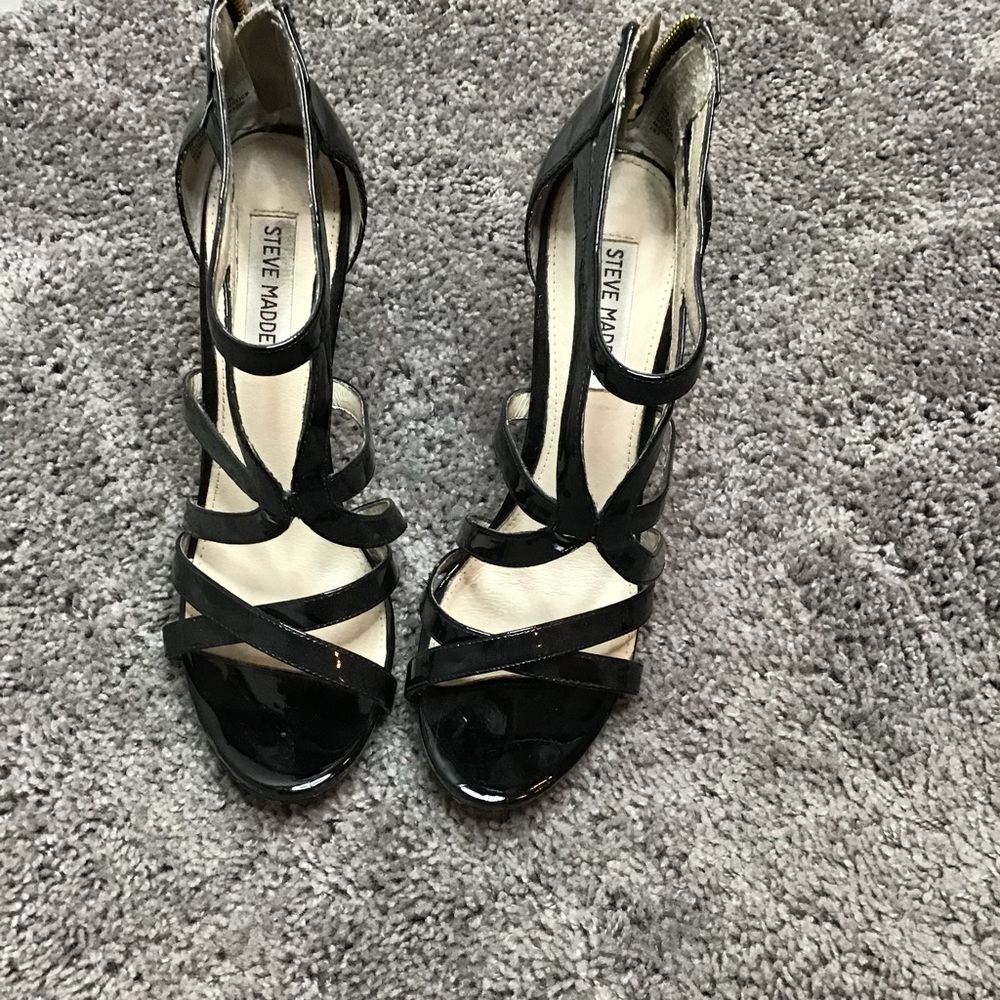 Size 9 Steve Madden Sandals/heel